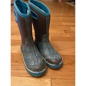 Bogs, youth blue floral waterproof rain/snow boots size 3
